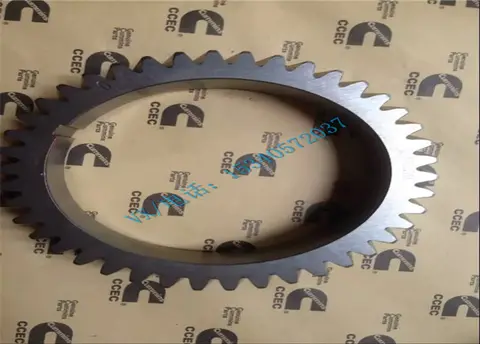 适用于康明斯发动机配件大全3033853-20中间齿轮轴